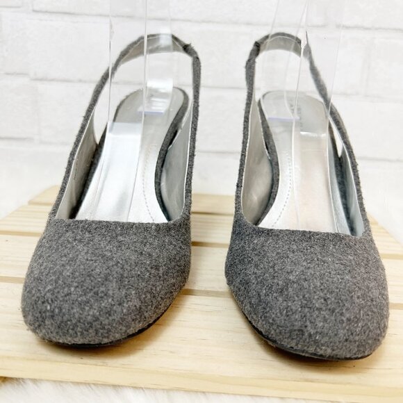 Tahari Pierce Gray Woolen Felt Flannel Slingback Stacked Block Heels Size 8 M - Picture 3 of 7
